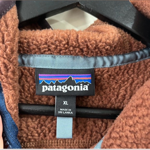 Women’s Patagonia Retro Pile Fleece Hooded Zip Up - XL - Picture 4 of 5